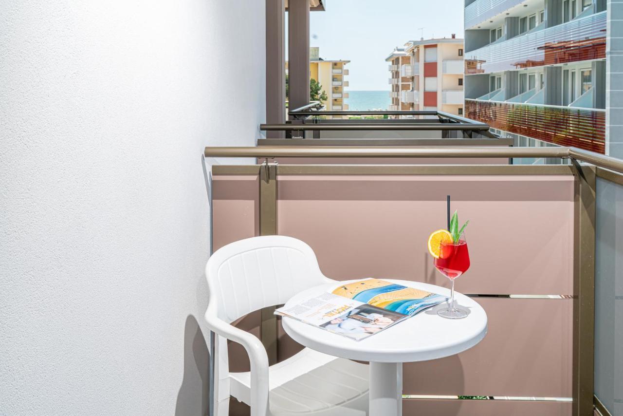 Hotel Alexander Bibione Exterior photo