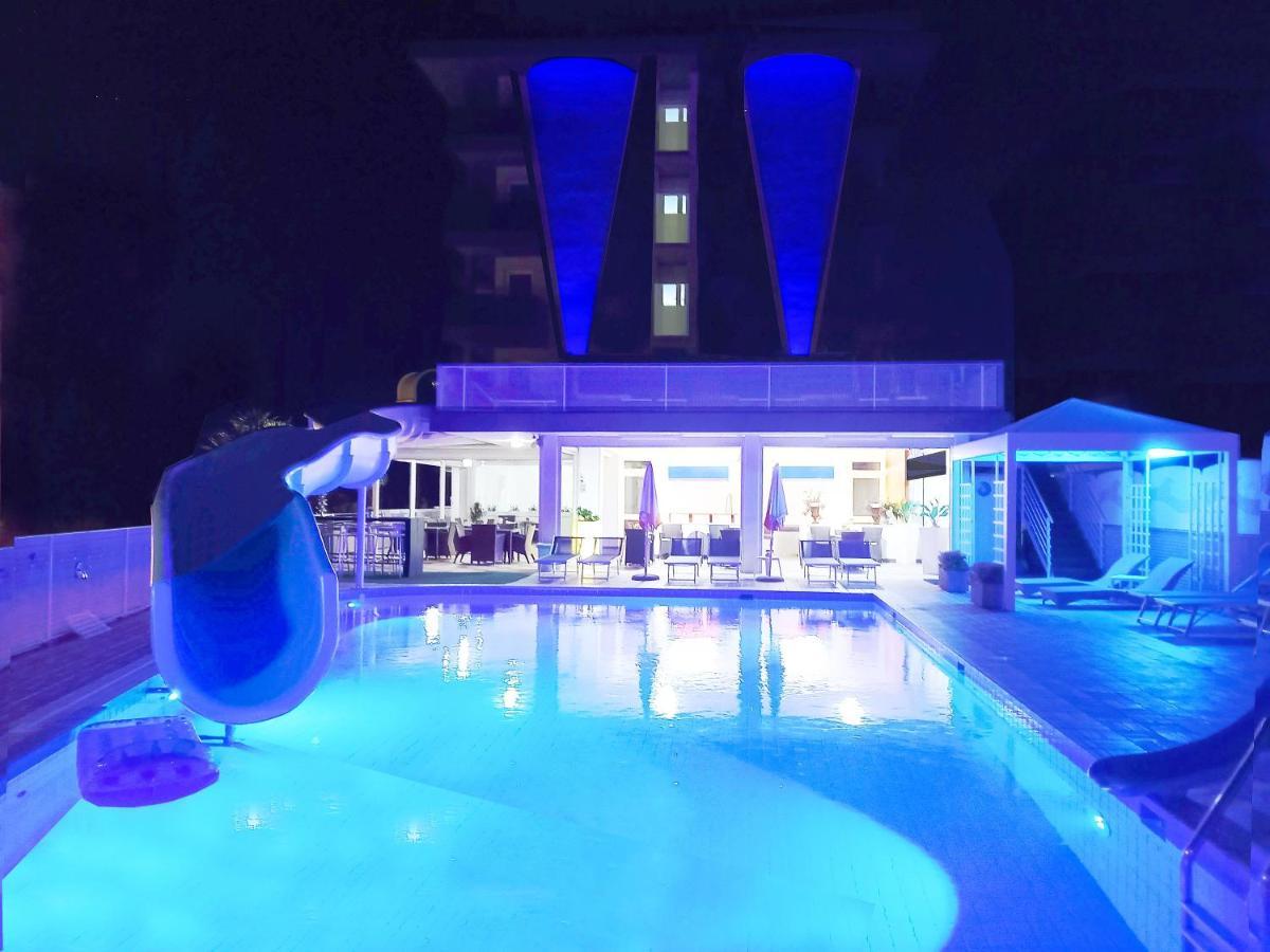 Hotel Alexander Bibione Exterior photo