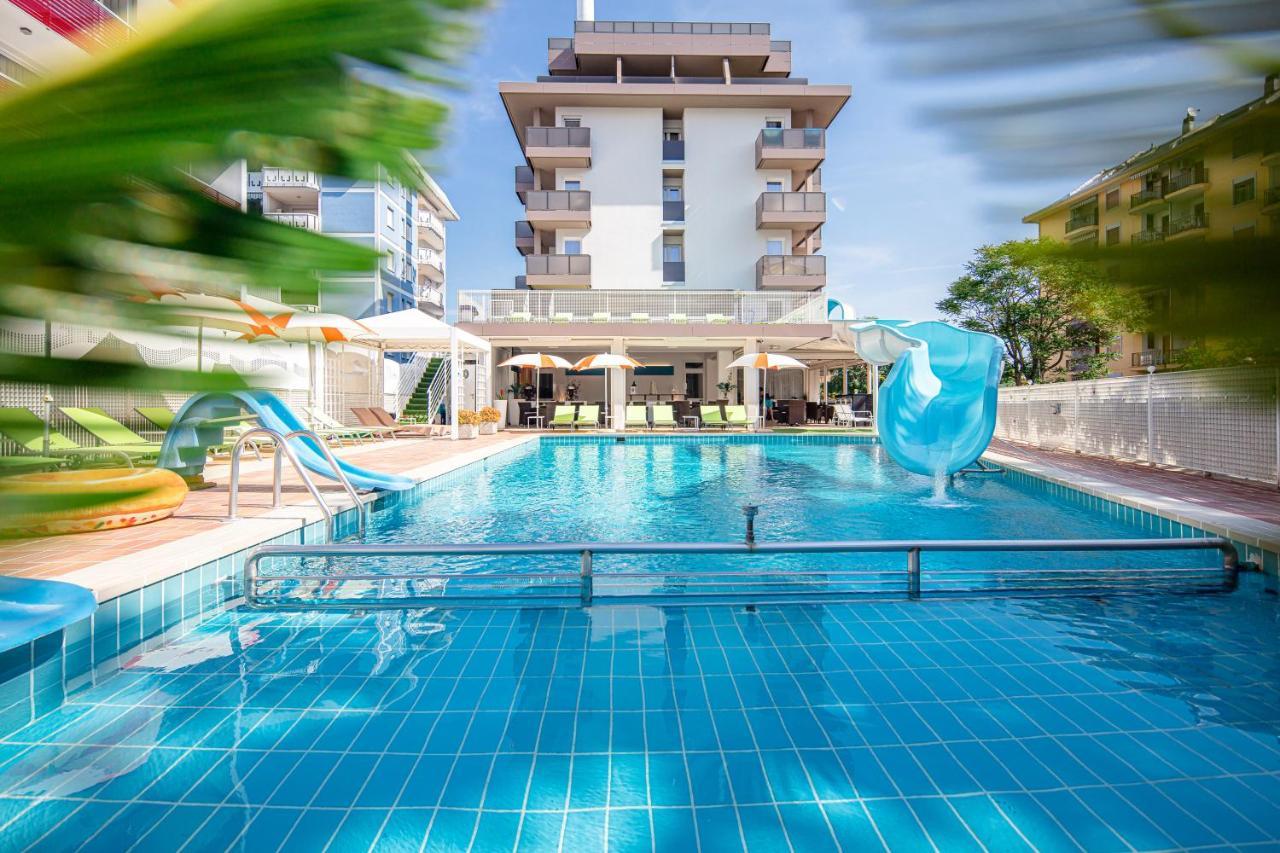 Hotel Alexander Bibione Exterior photo